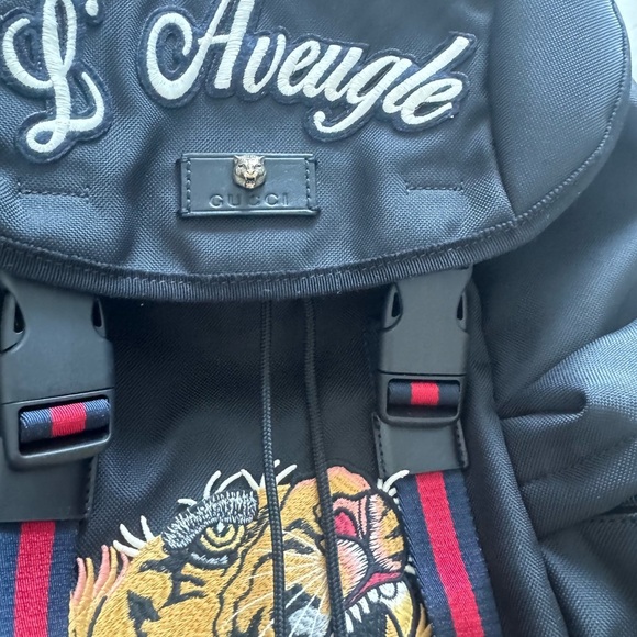 Gucci Black Backpack with Embroidered Tiger and Floral Design - Picture 4 of 4